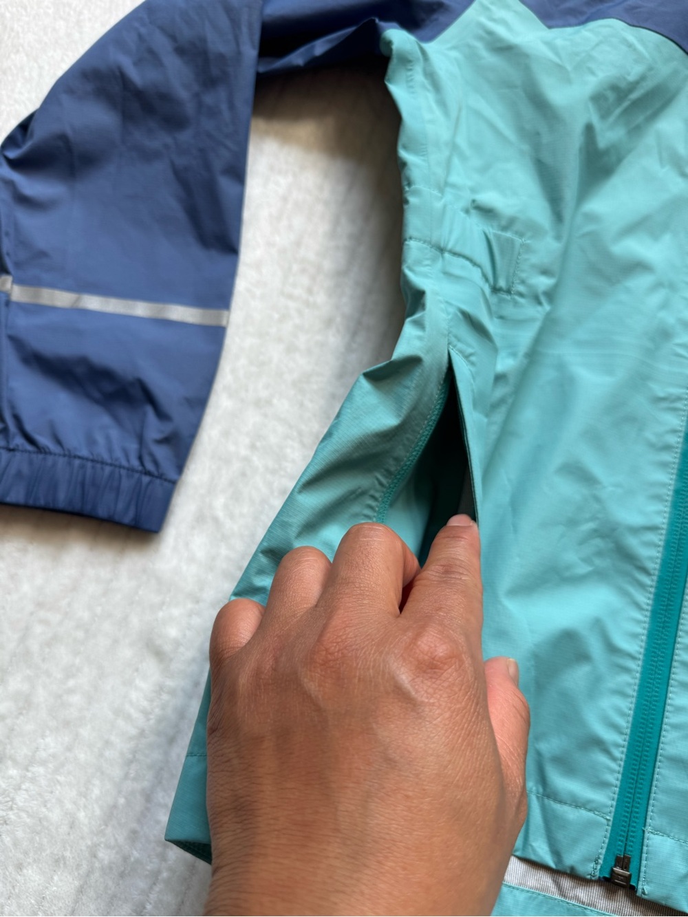 Patagonia Boys' Two-Tone Blue & Teal Raincoat - Picture 4 of 15